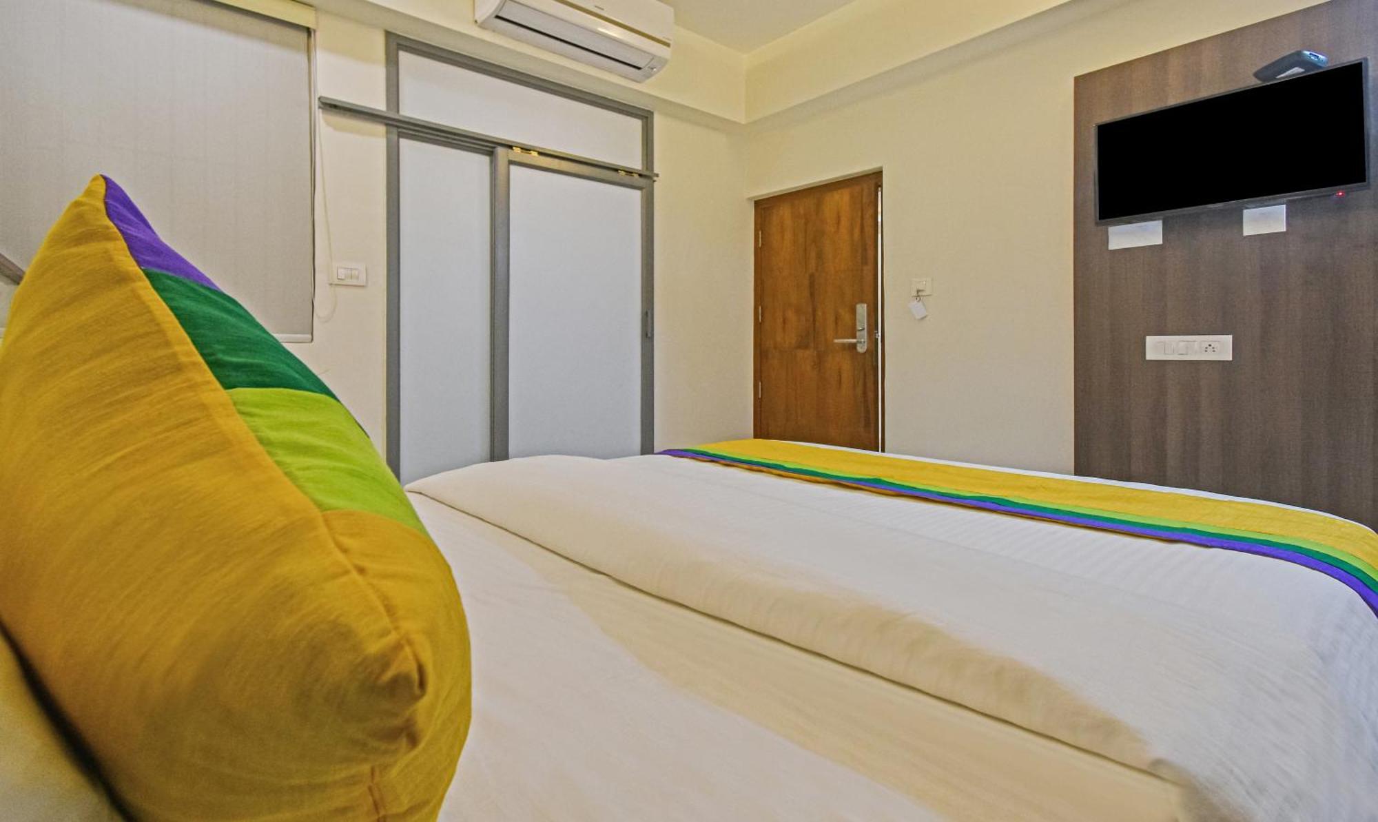 Itsy Hotels Deluxe Inn Ченнаи Экстерьер фото