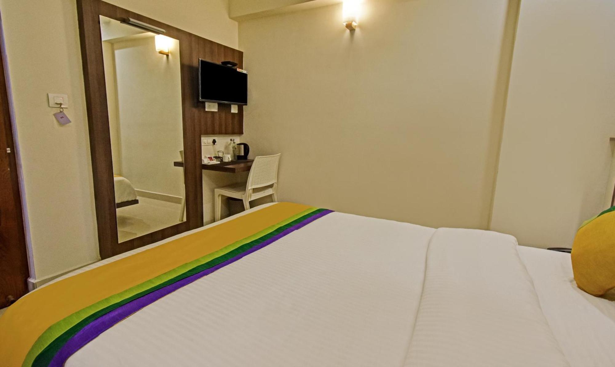 Itsy Hotels Deluxe Inn Ченнаи Экстерьер фото